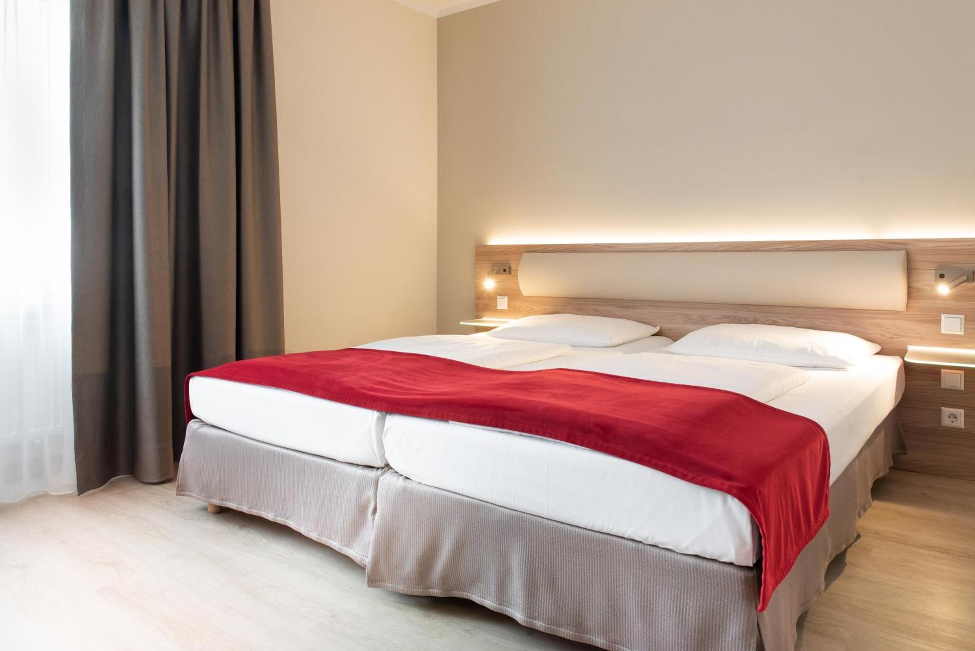 הנובר Hotel Koenigshof Am Funkturm Business מראה חיצוני תמונה